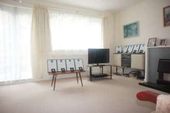 2 bedroom Maisonette...